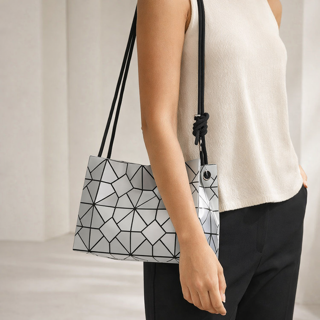 Noir Facette Shoulder Bag