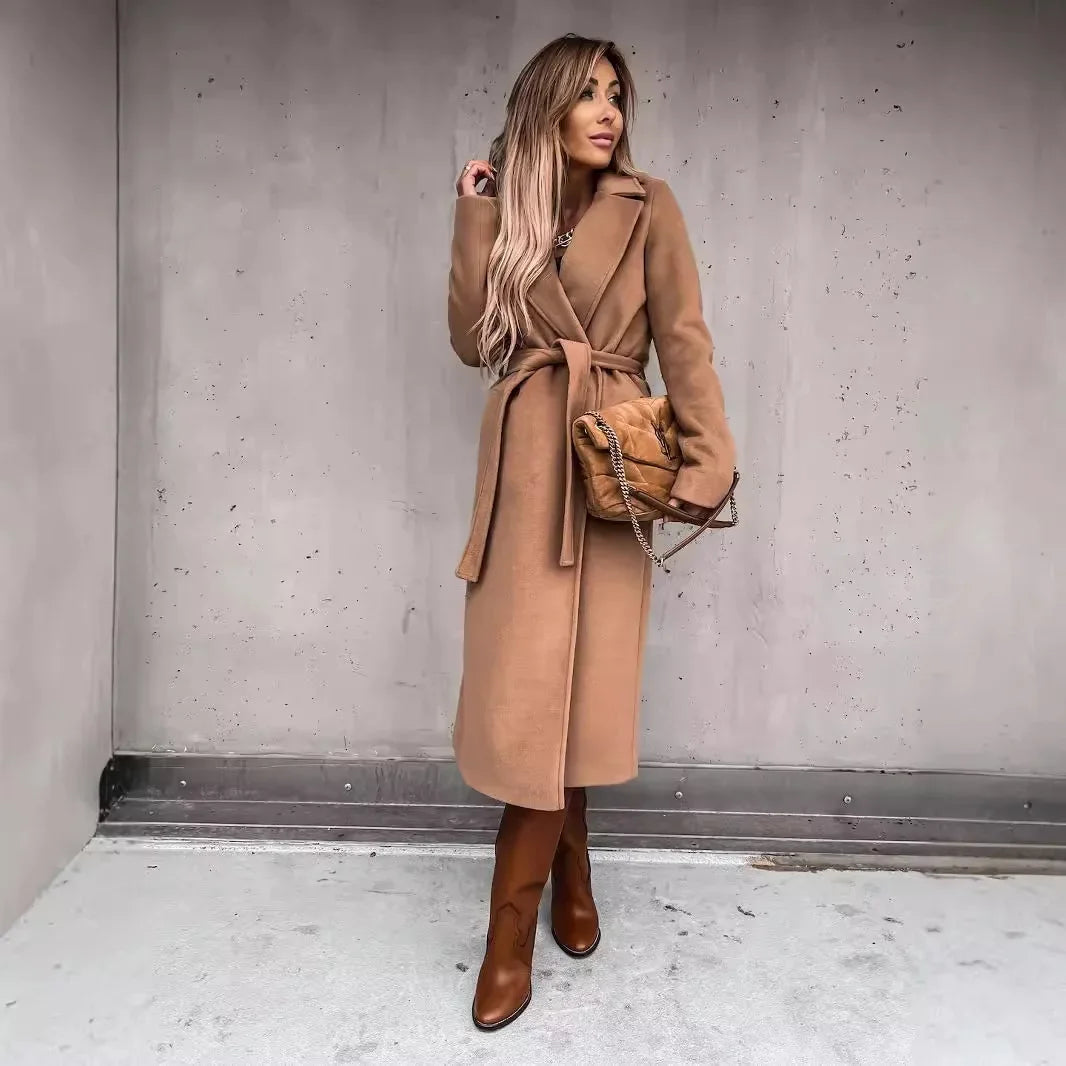 Amora Classica – Elegant Wool Coat