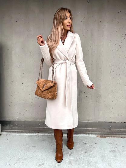 Amora Classica – Elegant Wool Coat